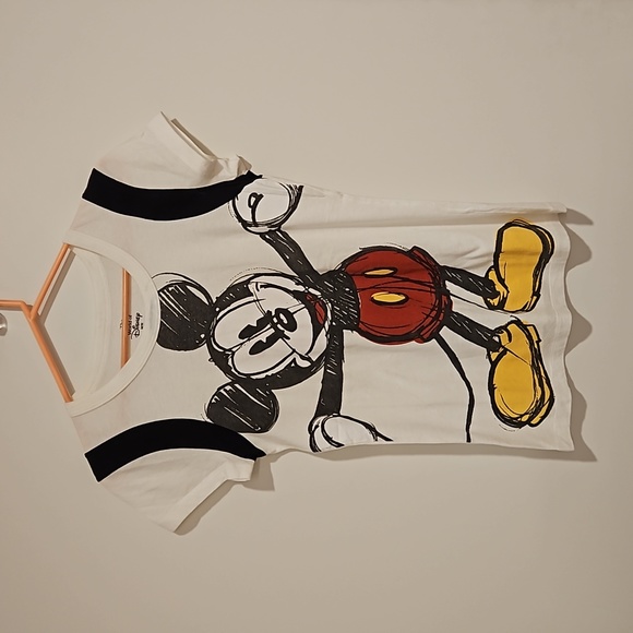 The wonderful world of Disney Mickey Mouse tee Medium white cap sleeve sketch - Picture 6 of 6